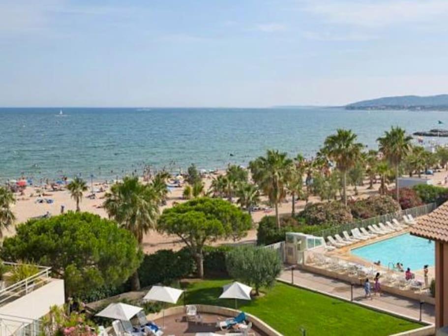 Port Cap Hermes Vue Et Port Pieds Dans L'eau Piscine Pkg Apartment