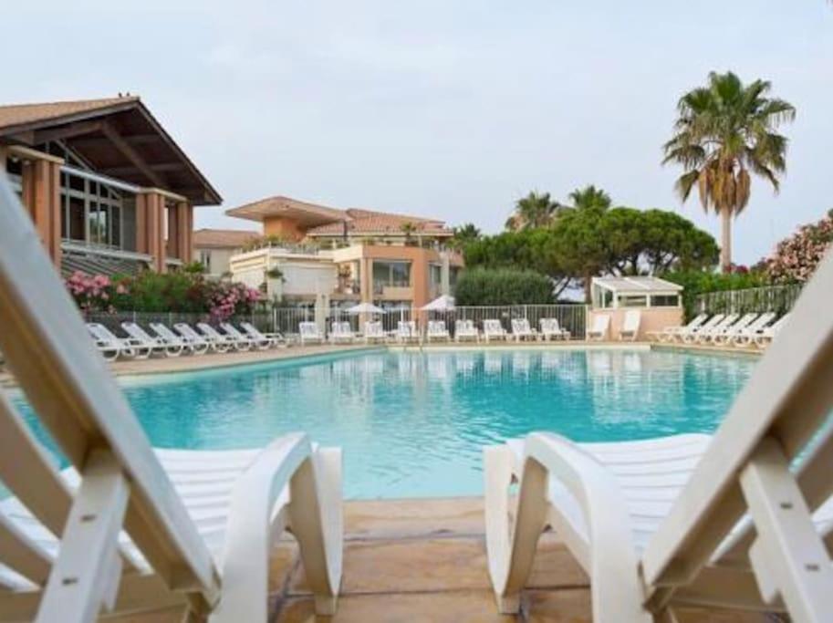 Apartment Port Cap Hermes Vue Et Port Pieds Dans L'eau Piscine Pkg